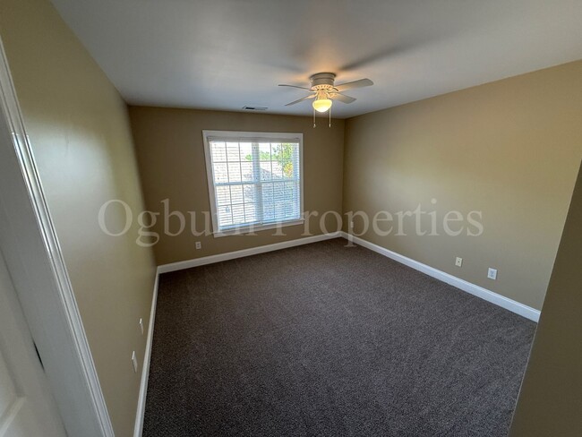 Building Photo - 880 Cameron Village Dr