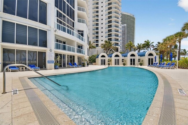 Building Photo - 18671 Collins Ave