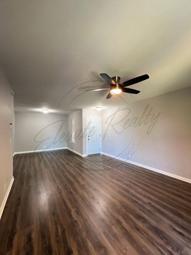 Building Photo - Bright and Airy Second-Floor Apartment with Upgrades and Pet Friendly!