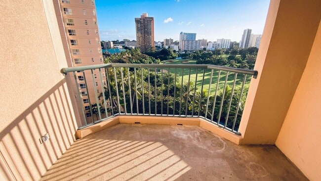 Building Photo - 2bd 2bath unit available now at Country Club Village 4!!