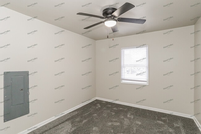 Building Photo - 2001 Wellington Rd