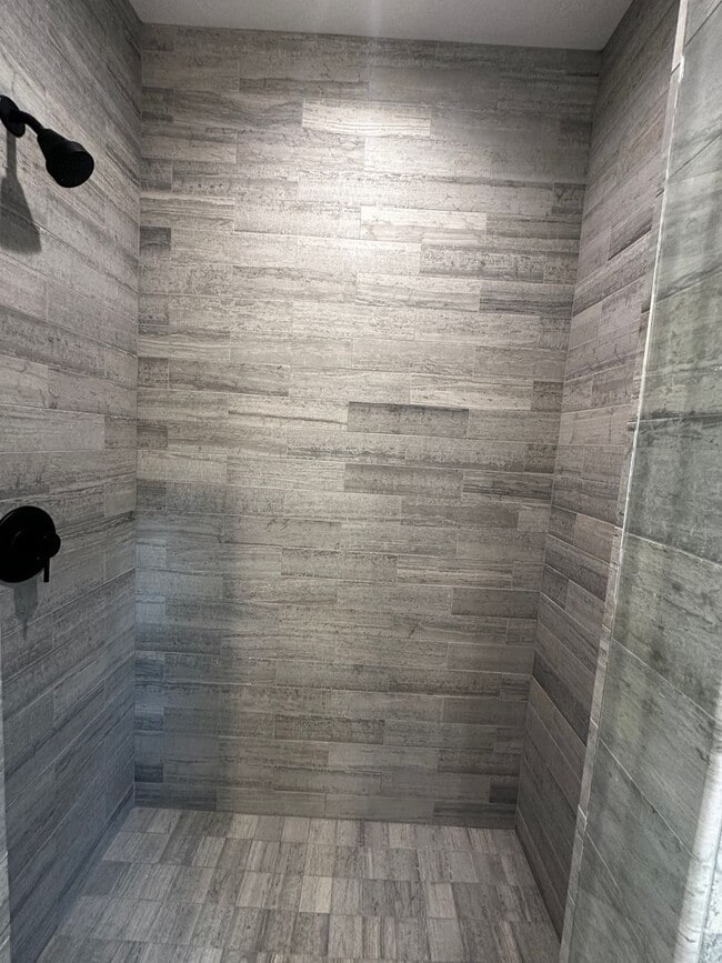 Building Photo - New Construction in Down Town Bishop West side!