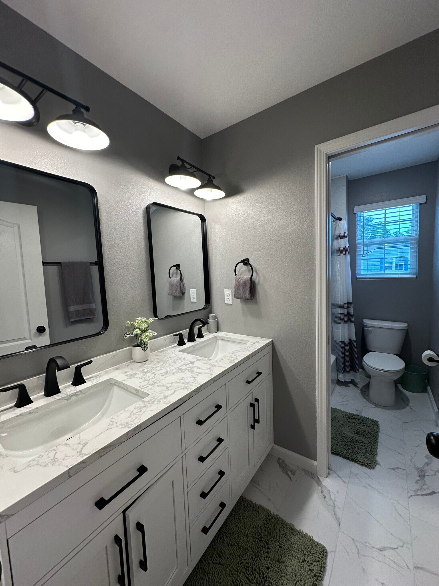 Building Photo - 150 Logrono Ct