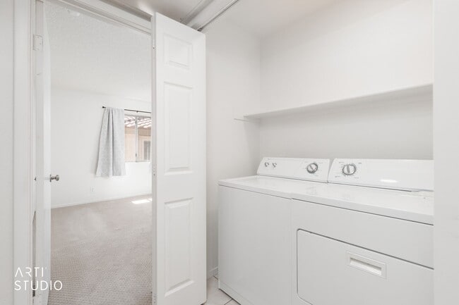 Building Photo - Beautiful upstairs 2-bedroom, 2-bathroom apartment
