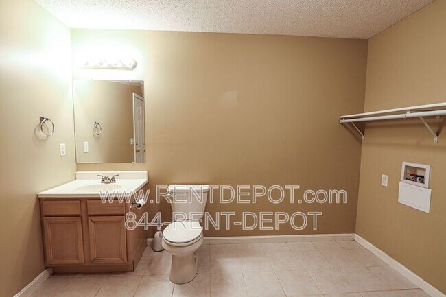 Building Photo - 8001-8005 Alexandra Ln, Newburgh, IN, 4763...