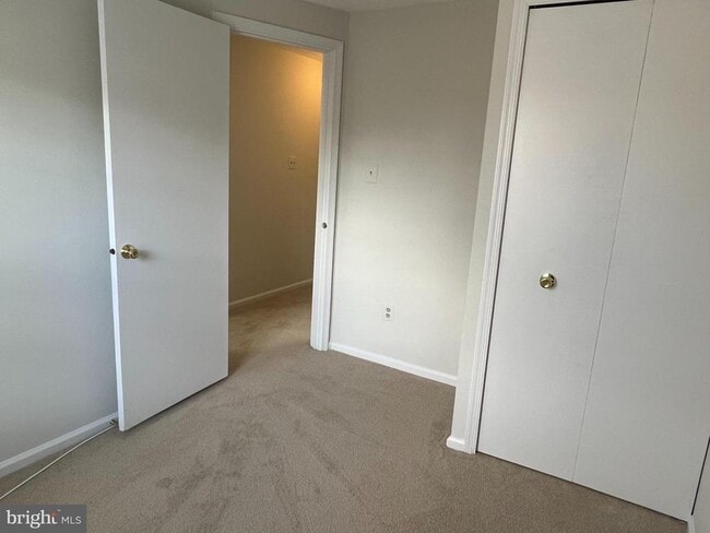 Building Photo - 6015 Netherton St