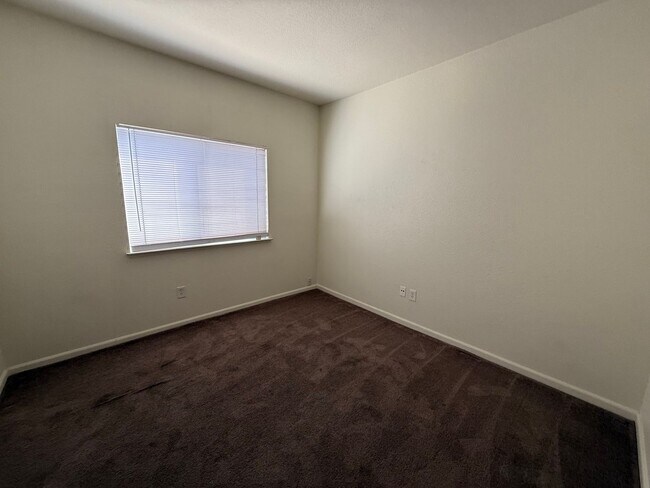 Building Photo - 5604 Adobe Rd