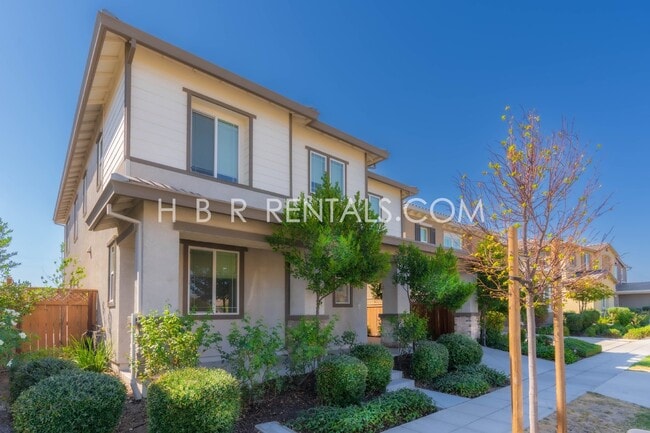 Building Photo - 312 E Liverno Ave