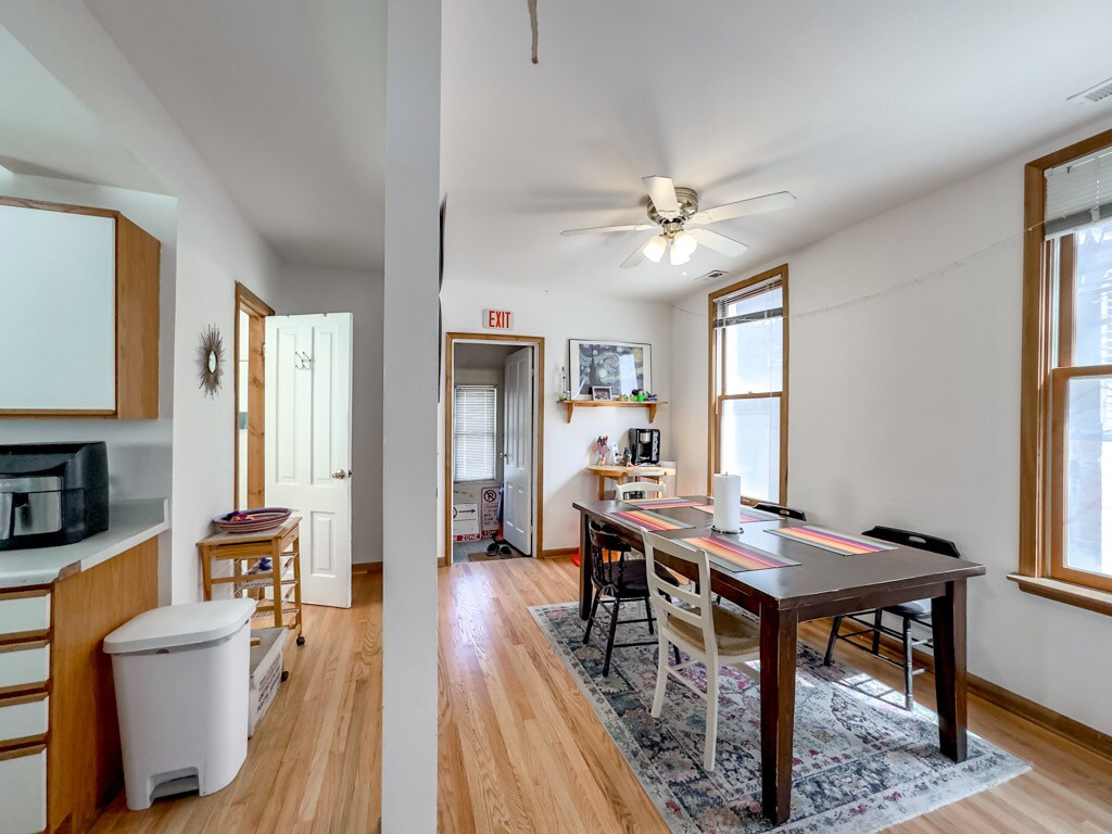 Building Photo - 1418 W Henderson St