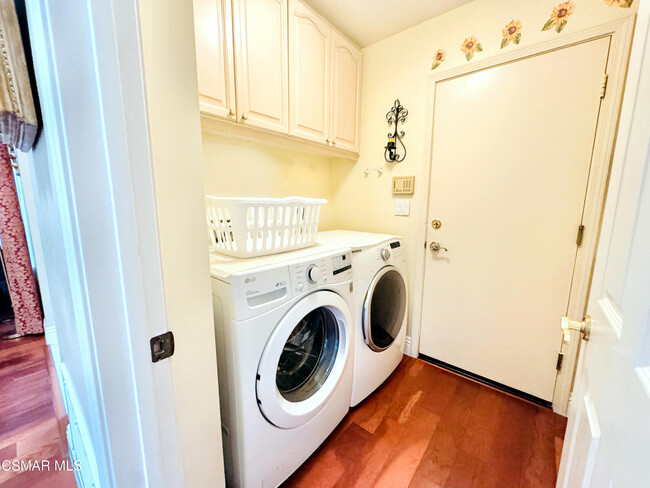 Building Photo - 1812 Fox Springs Cir