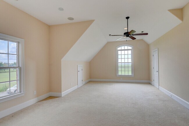 Building Photo - BEAUTIFUL HOME FOR RENT SOUTH CHESAPEAKE!