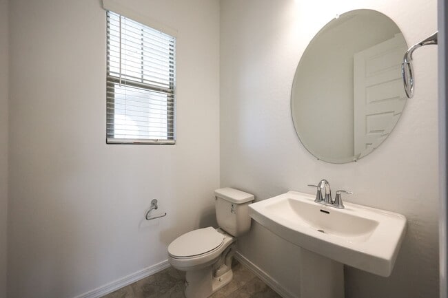 Building Photo - 3 Bedroom + Den and Loft in Aloravita Community