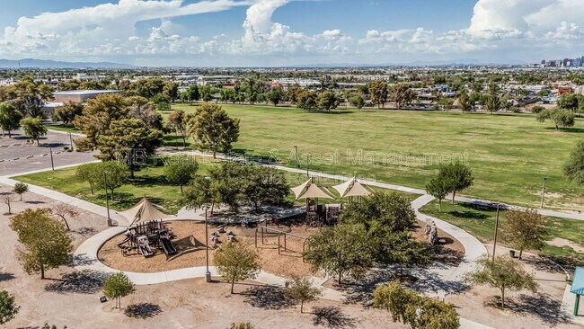 Building Photo - 413 E Southern Ave