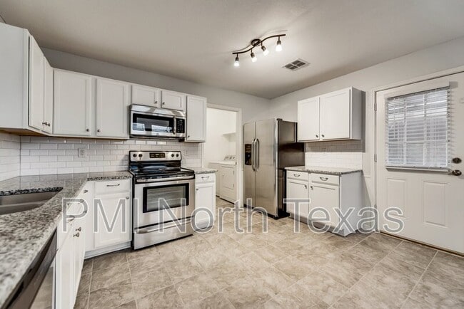 Building Photo - 2641 Salt Maker Way