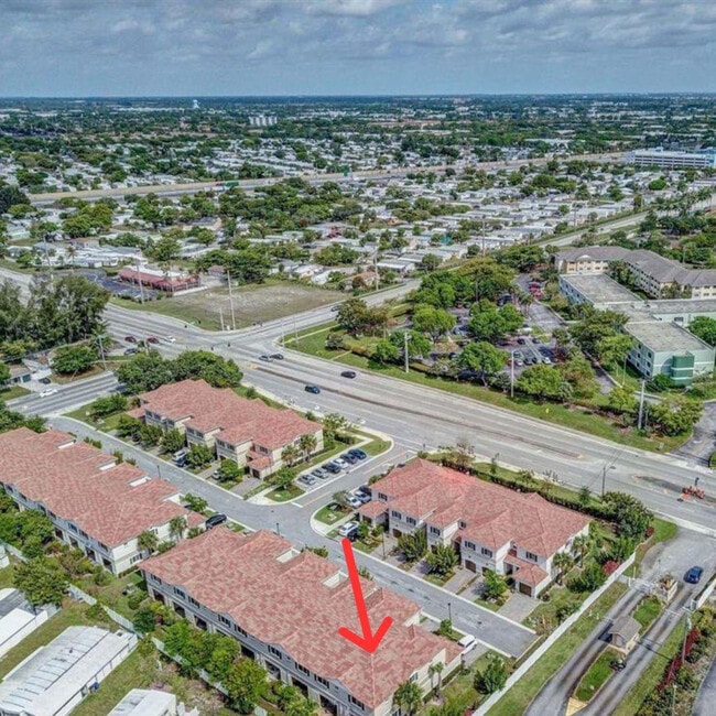 Building Photo - 378 NE 47th Pl