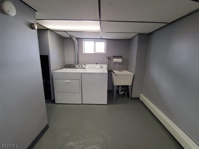 Building Photo - 47 Hackensack Ave