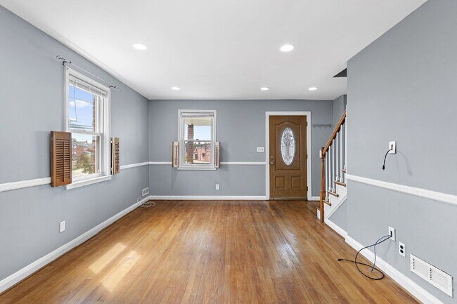 Building Photo - 6832 Broening Rd