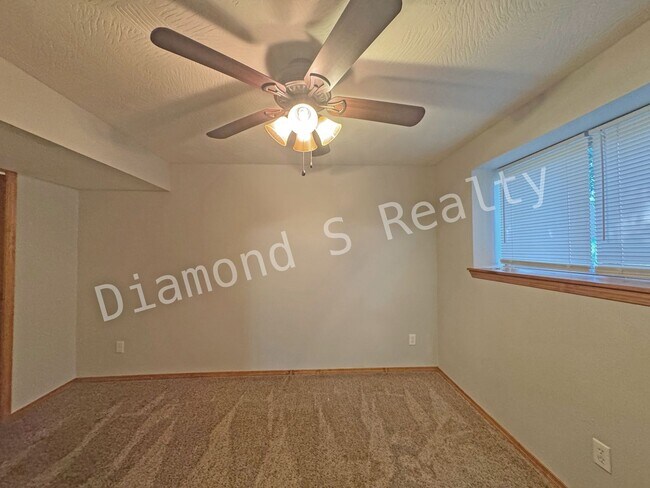 Building Photo - 1204 Flora St