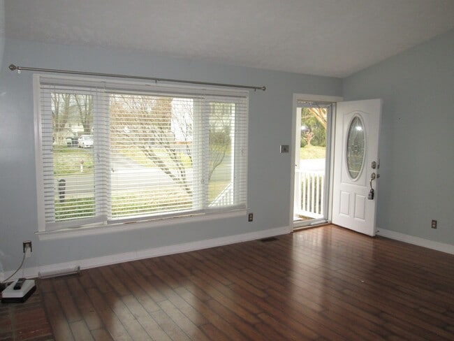 Building Photo - Spacious Four Bedroom Mechanicsville Home ...