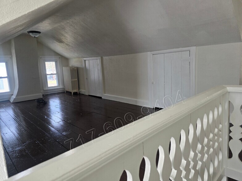 Building Photo - 420 Erie St