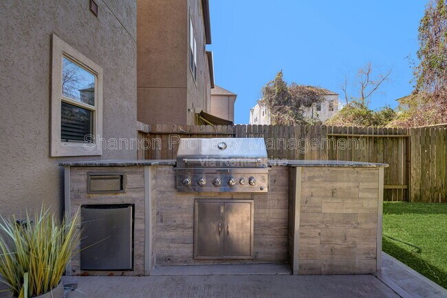 Building Photo - 1423 Upland Orchard Dr