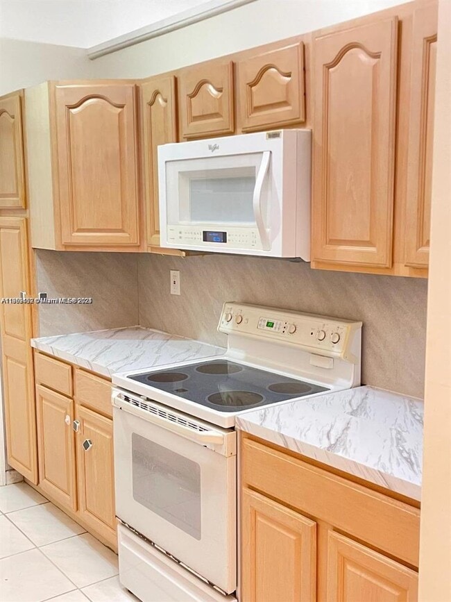 Building Photo - 17220 SW 93rd Ave