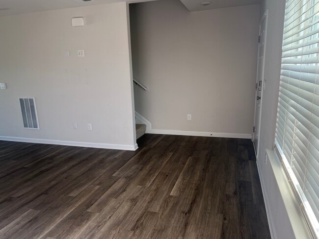 Building Photo - 162 Gumspring Dr