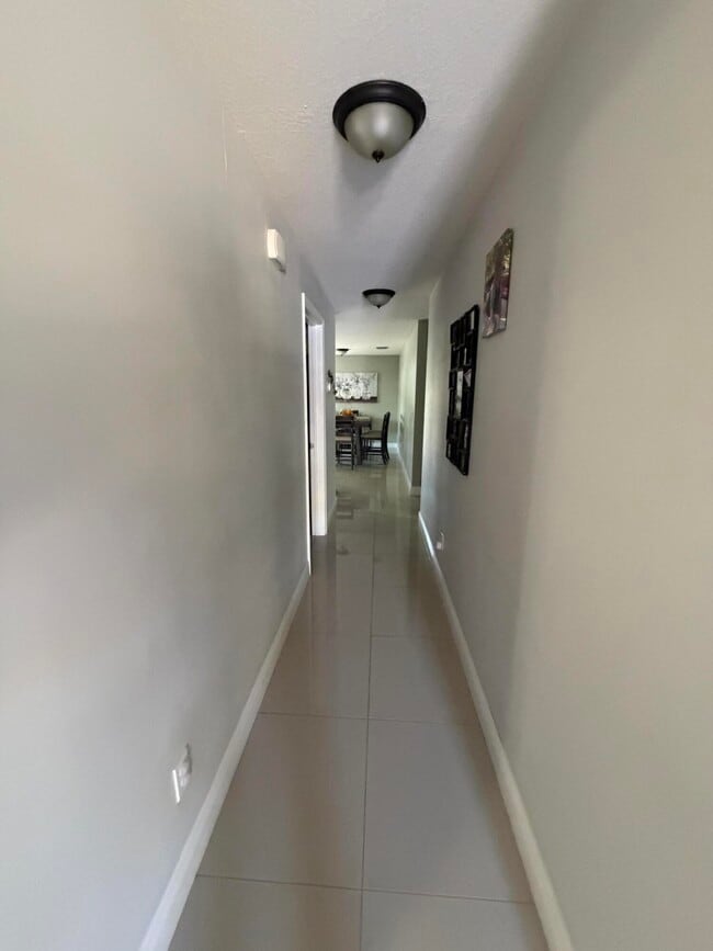 Building Photo - 5928 Papaya Rd