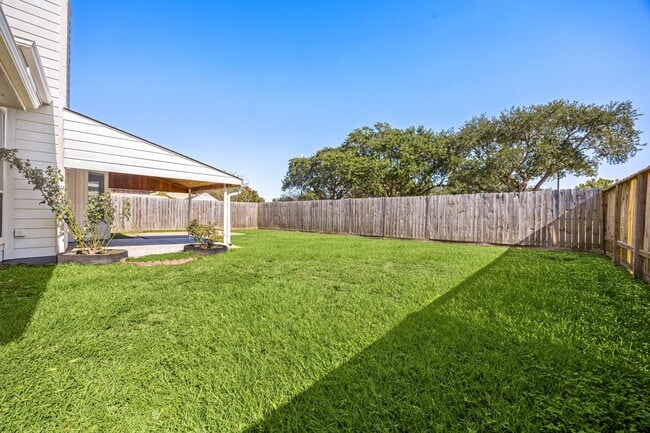 Building Photo - 1518 Bugle Run Dr