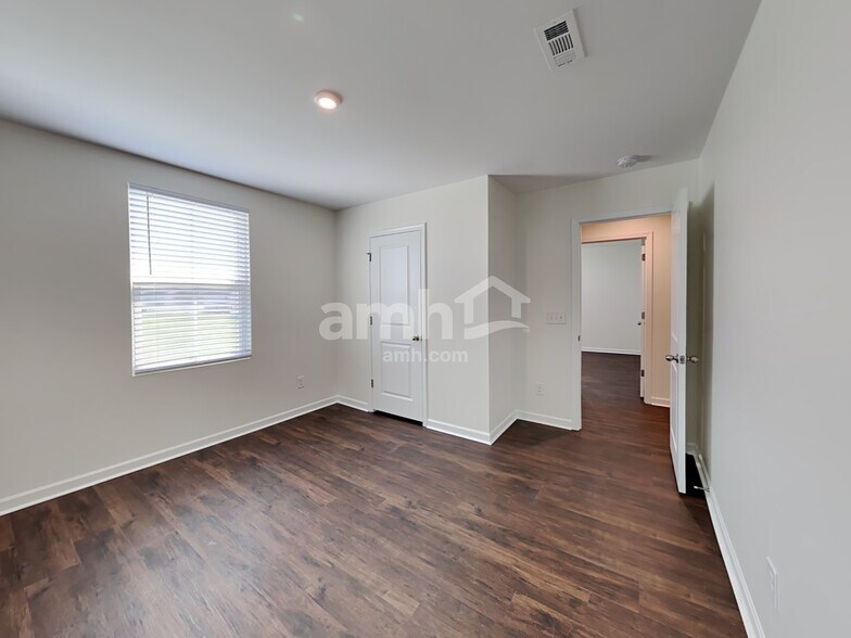 Building Photo - 941 Blue Ash Way