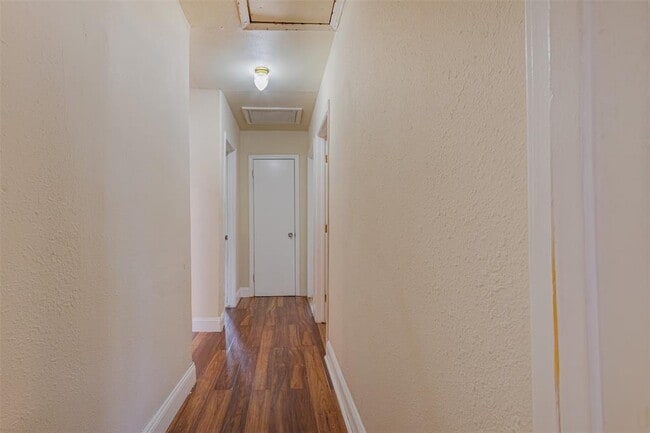 Building Photo - 10601 Murr Way