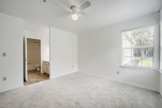 Building Photo - 7270 Westpointe Blvd