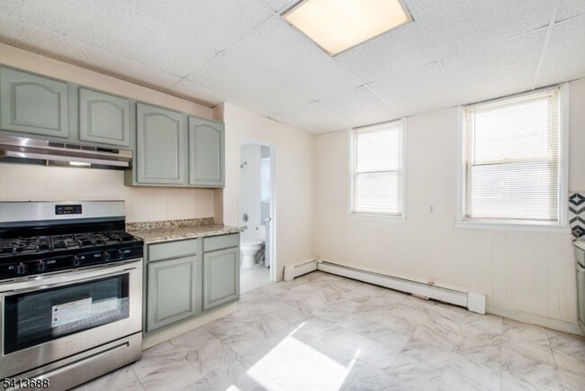 Building Photo - 226 Franklin Ave