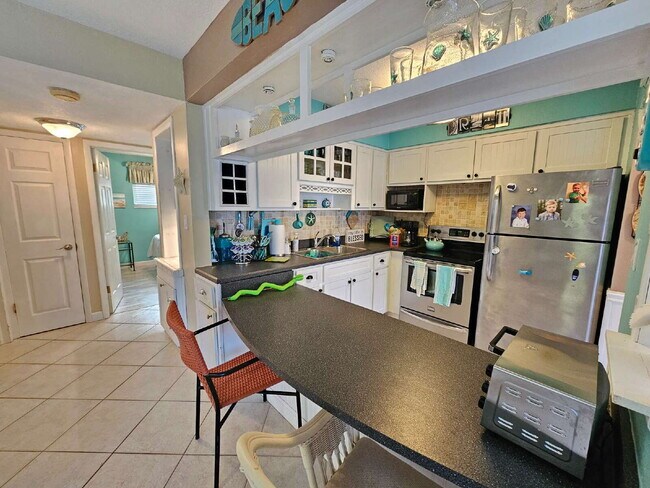 Building Photo - Cocoa Beach Condo