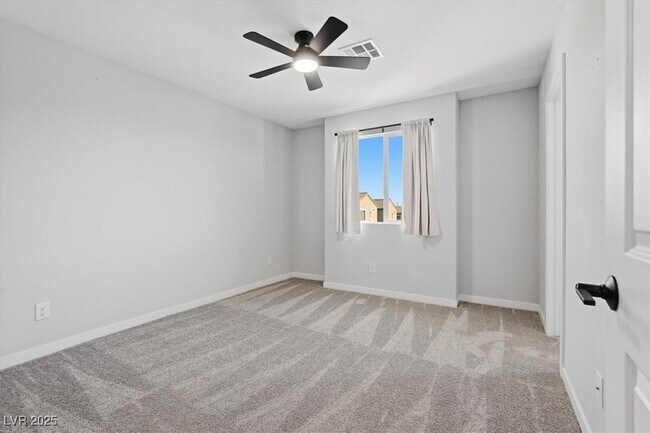 Building Photo - 8609 Faxom St