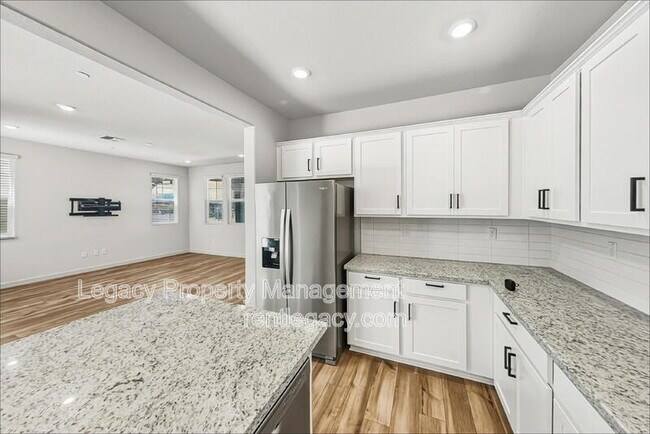 Building Photo - 112 Seahorse St