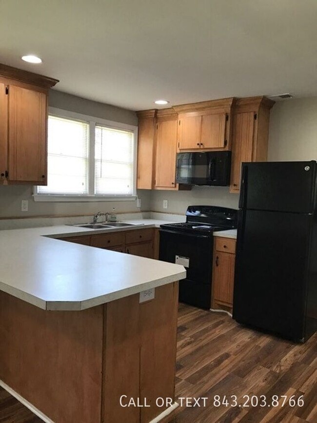 Building Photo - 4927 Lincrest Rd