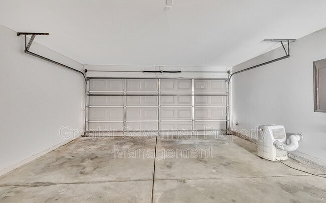 Building Photo - 40 Burnt Oak Rd