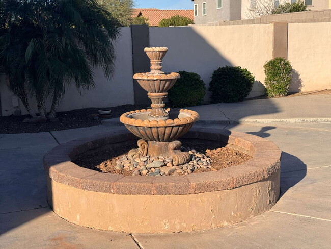 Building Photo - 18 W Desert Vista Trail