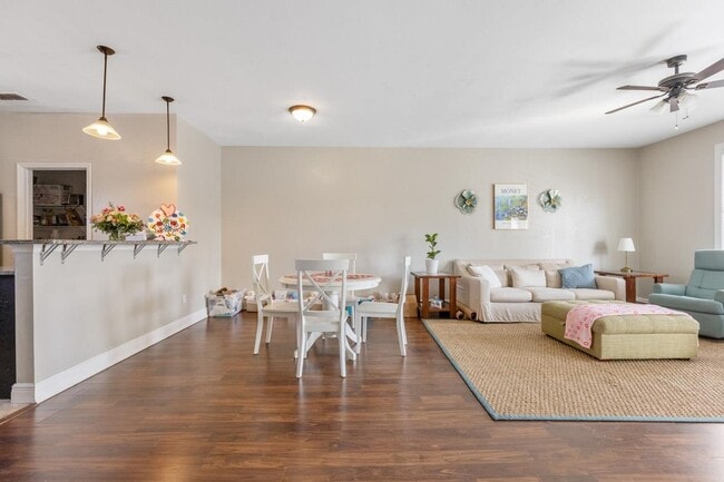 Building Photo - 256 Soho Ct