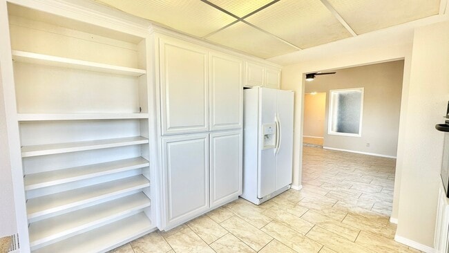 Building Photo - Sweet Two-Story Home with Amazing Views in...
