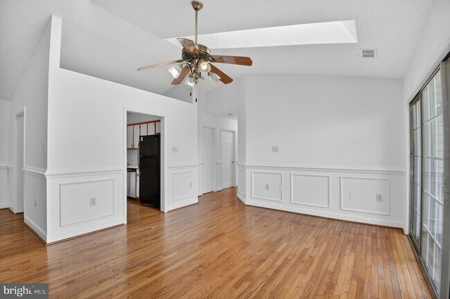 Building Photo - 108-11-111 Timberlake Terrace