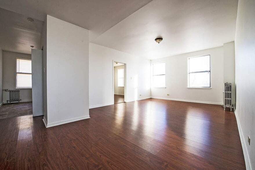 Building Photo - 1734 E 72nd St Chicago, IL 60649