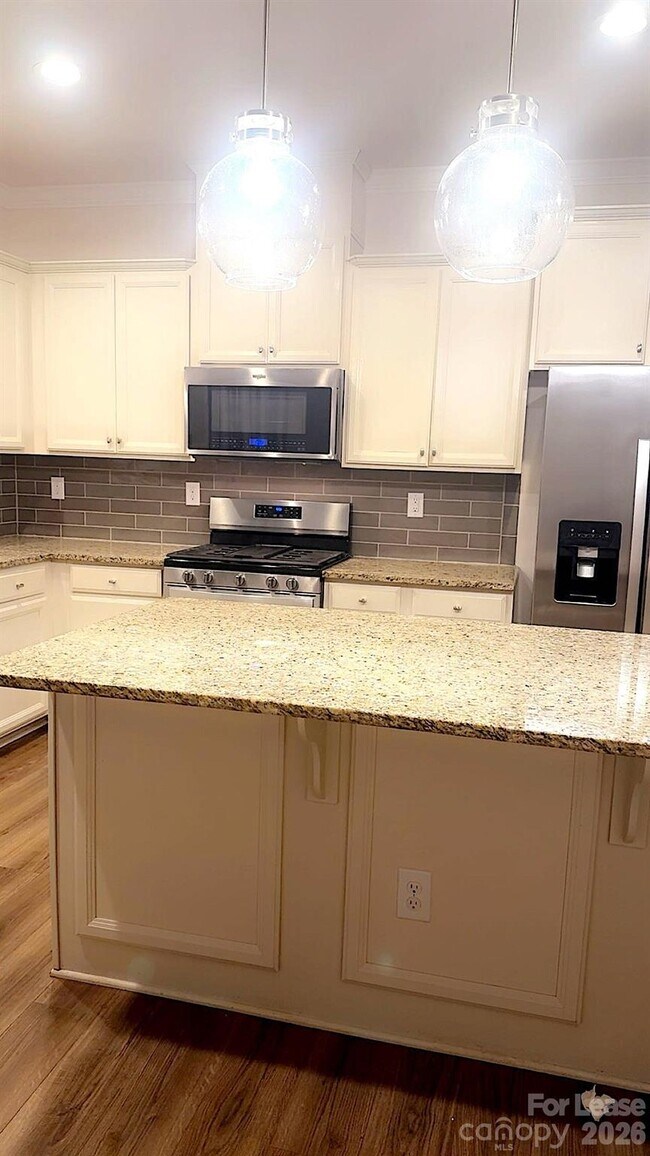 Building Photo - 5733 Lachlan Hill Ln