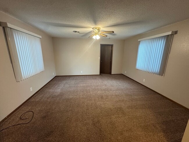 Building Photo - House available for rent