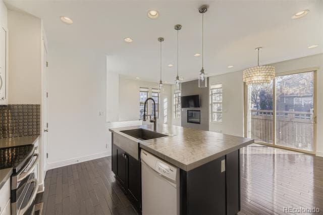 Building Photo - 539 S Upham St