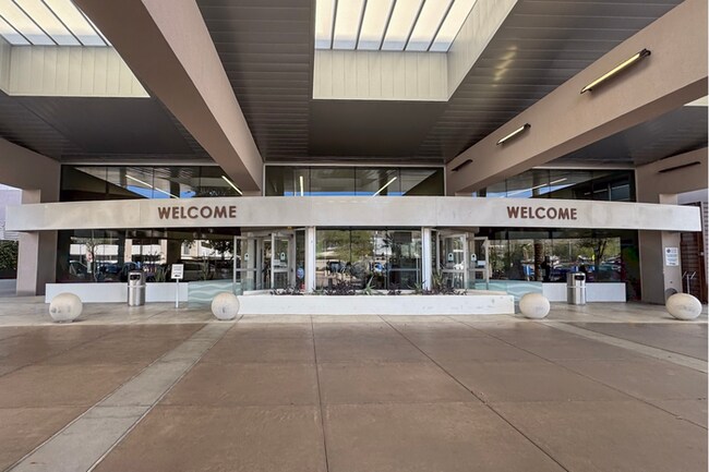 Building Photo - 3Bed/2.5Bath Townhouse at 7th St/Hatcher! Move-In Ready on 04/09/2026! -- NO HOA! ALL TILE FLOORING!