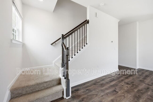 Building Photo - 413 Tucana St