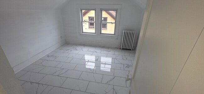 Building Photo - Premium Dwellings-166-168 Bond Street