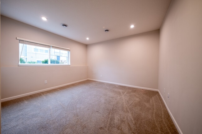 Building Photo - 21831 136th Wy